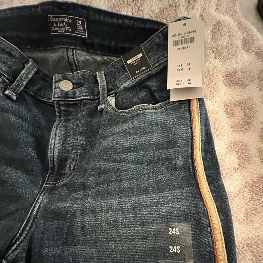 Brand new size 24 short Abercrombie ankle jeans
